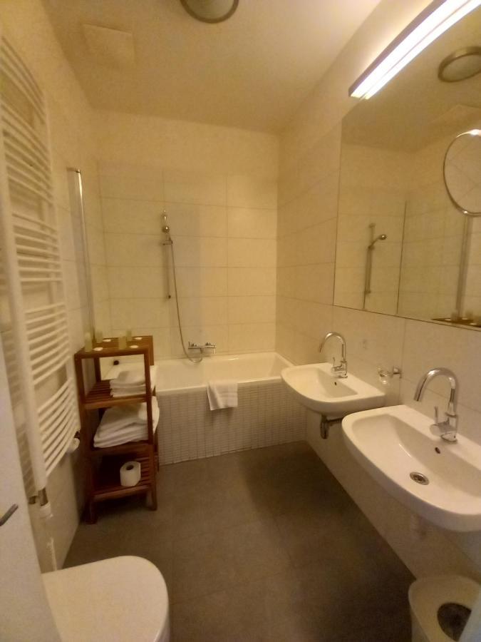 James Hotel & Apartments Praha Bagian luar foto