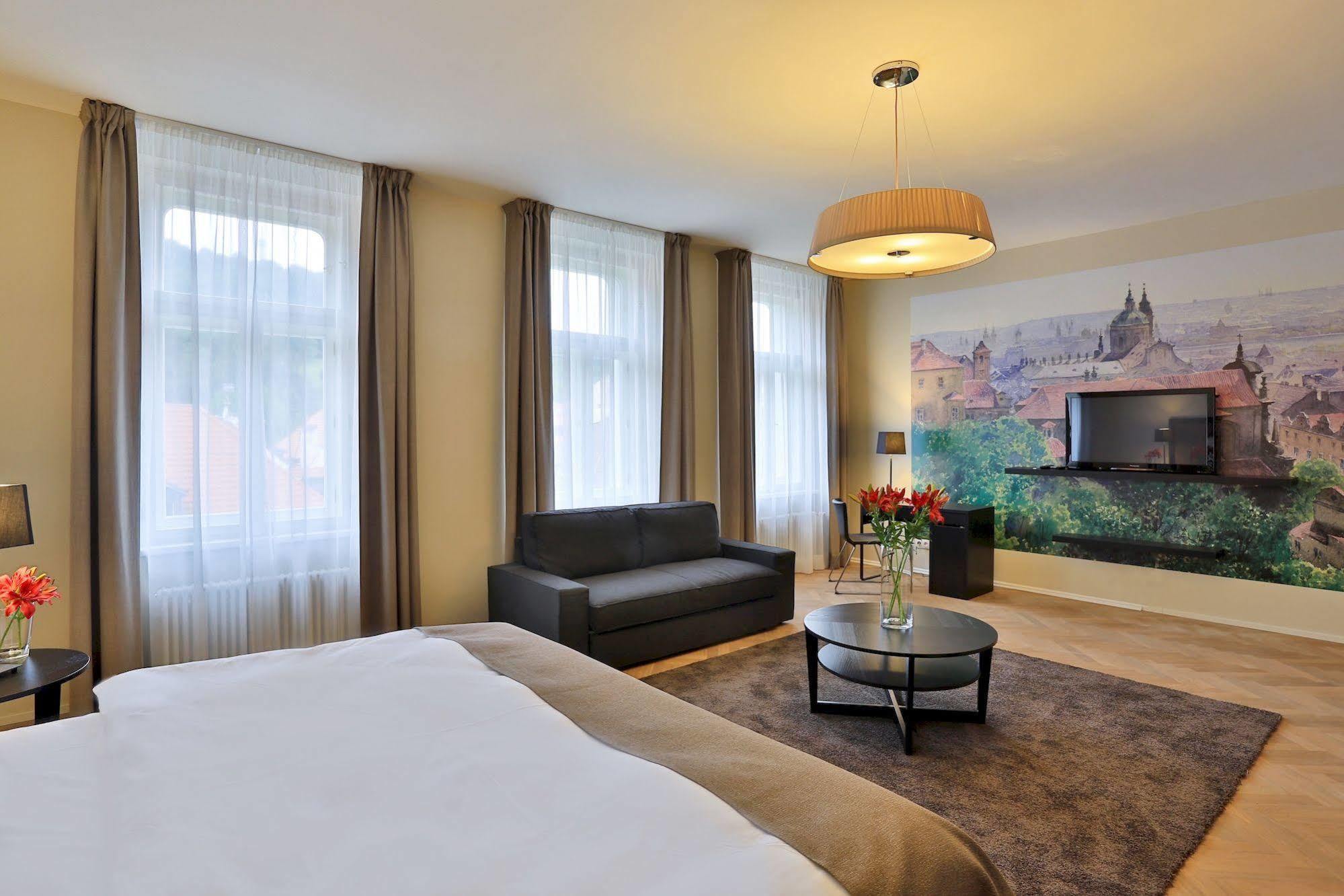 James Hotel & Apartments Praha Bagian luar foto