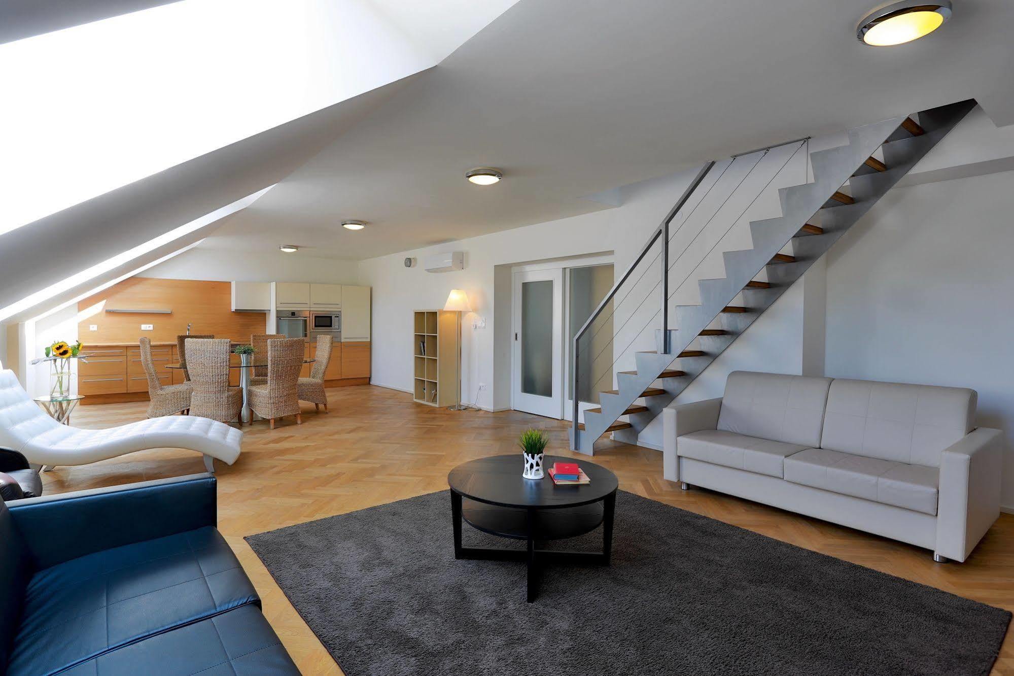 James Hotel & Apartments Praha Bagian luar foto