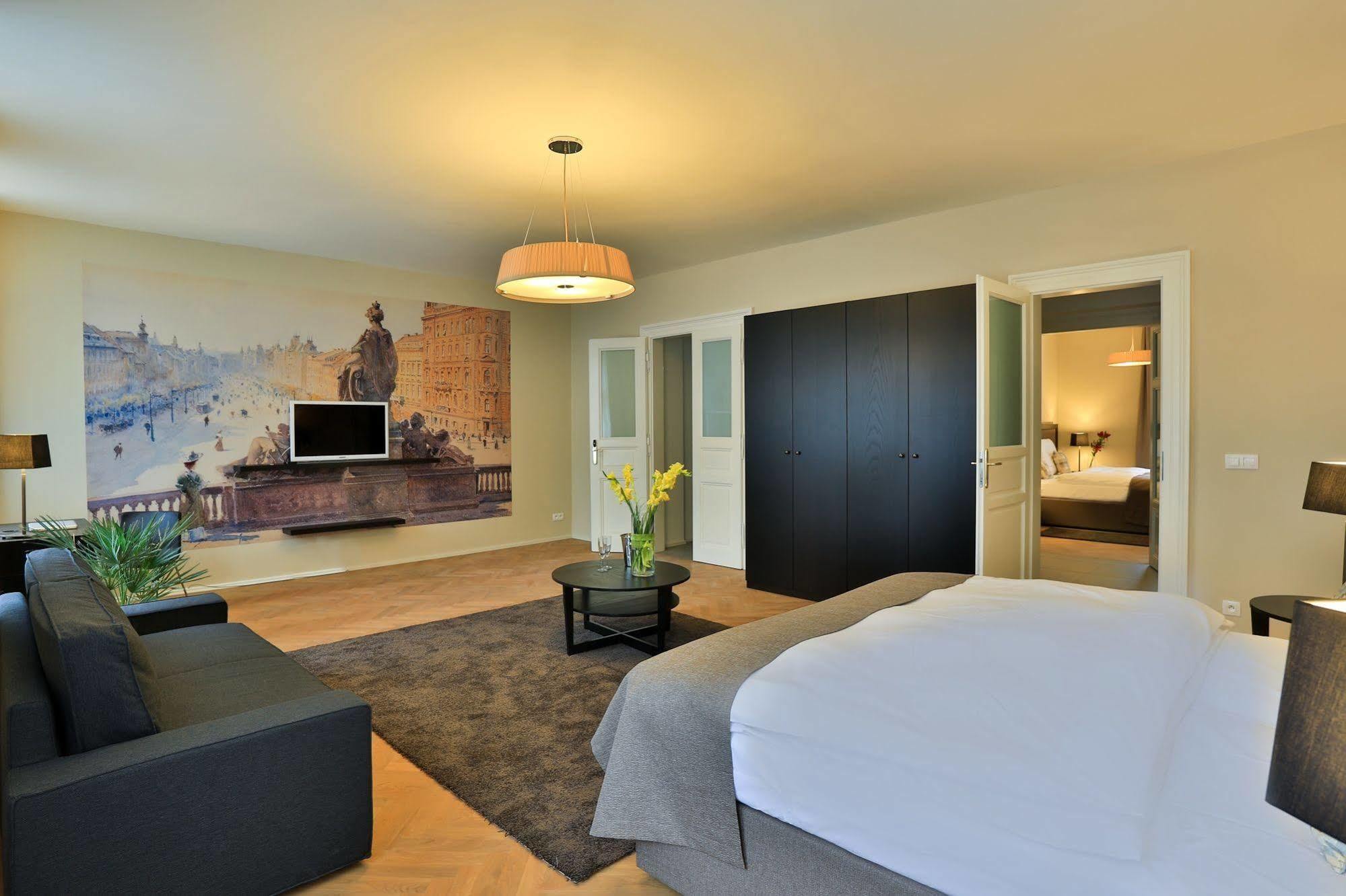 James Hotel & Apartments Praha Bagian luar foto