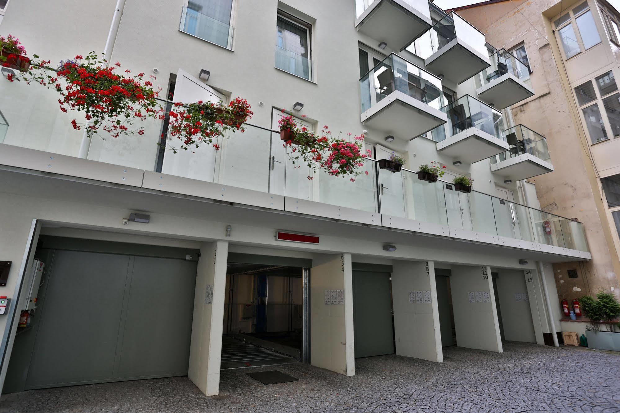 James Hotel & Apartments Praha Bagian luar foto